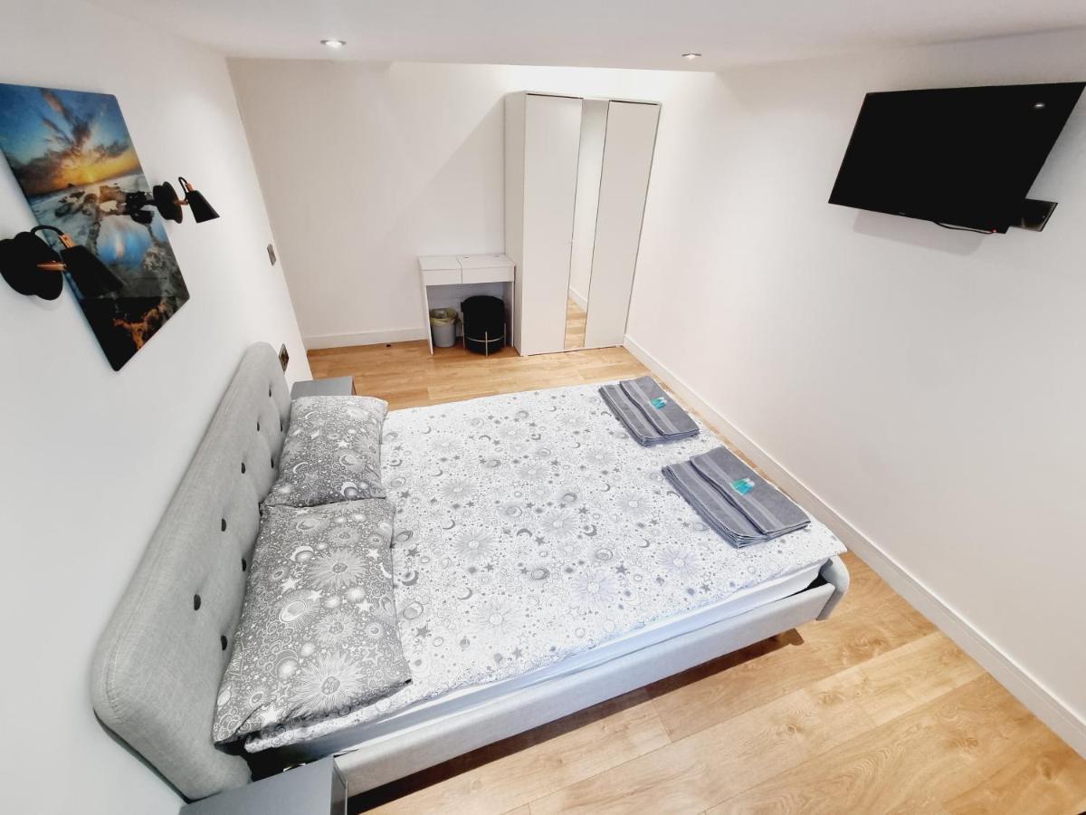 Lmk, Spacious 1 Bedroom Ground Floor Apartment, Ev Charger, Free Parking Wi-Fi, Great Location Belfast Exterior photo